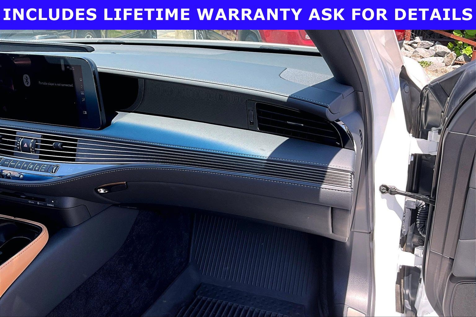 Used 2022 Lexus LS 500 w/ Accessory Package (Z2) RWD image 13