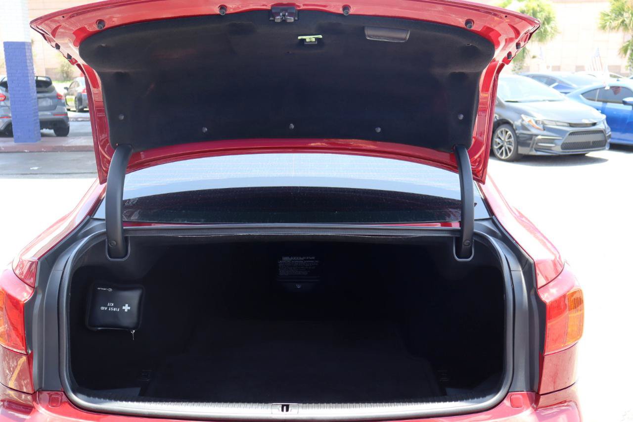 Used 2010 Lexus IS 250 w/ Preferred Accessory Package RWD image 12