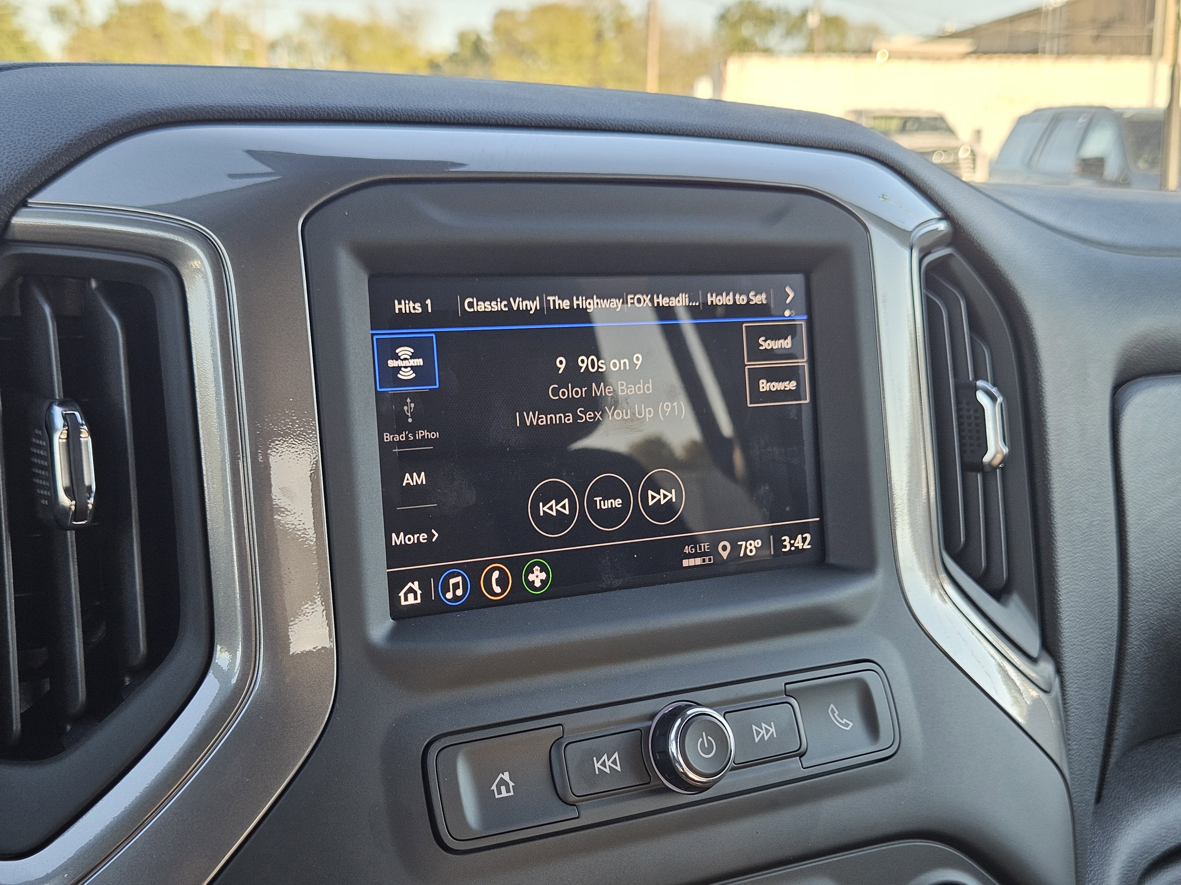New 2026 Chevrolet Silverado 2500 Custom w/ Custom Value Package AWD/4WD image 9
