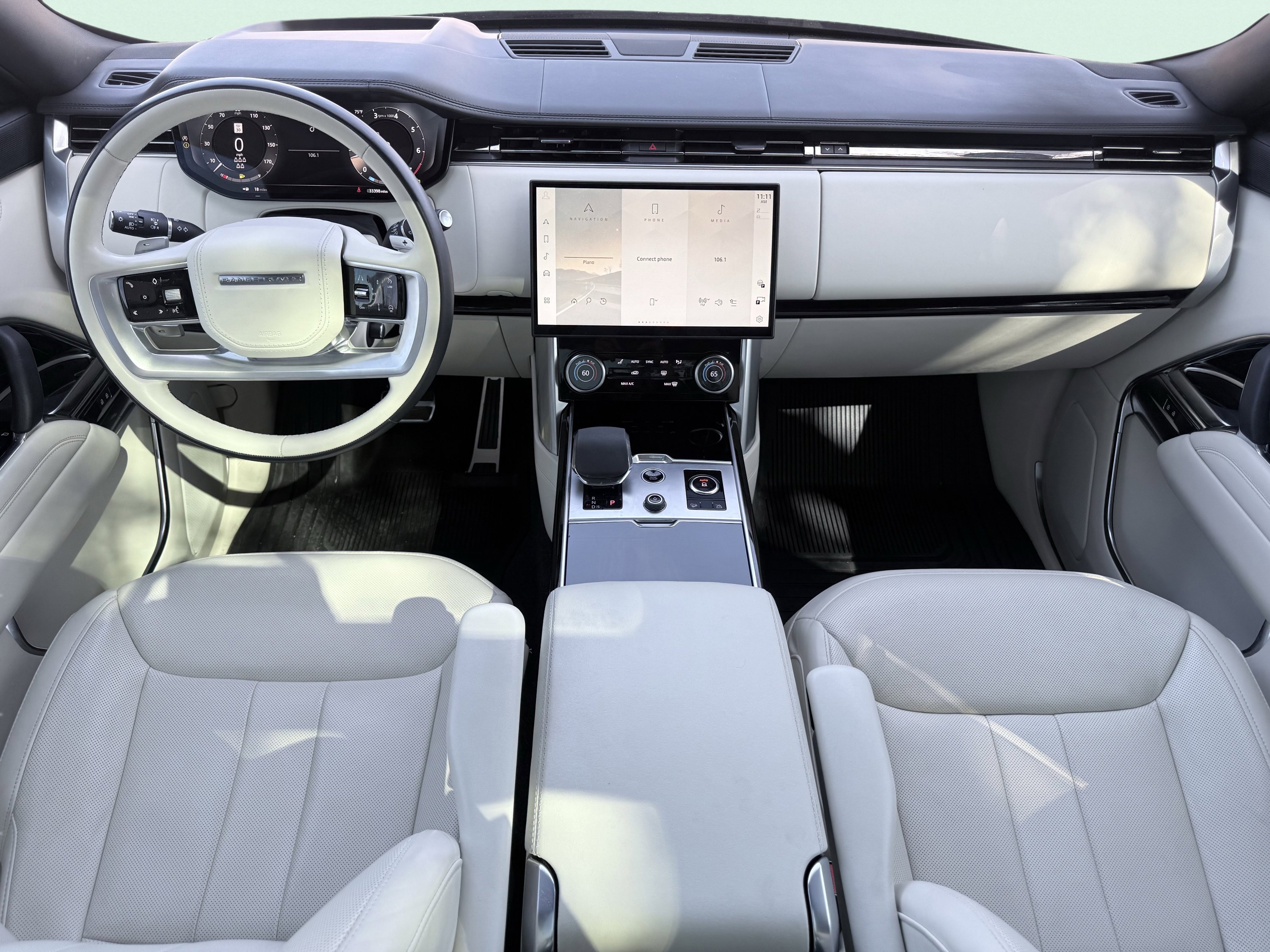 Used 2023 Land Rover Range Rover Long Wheelbase Autobiography image 2