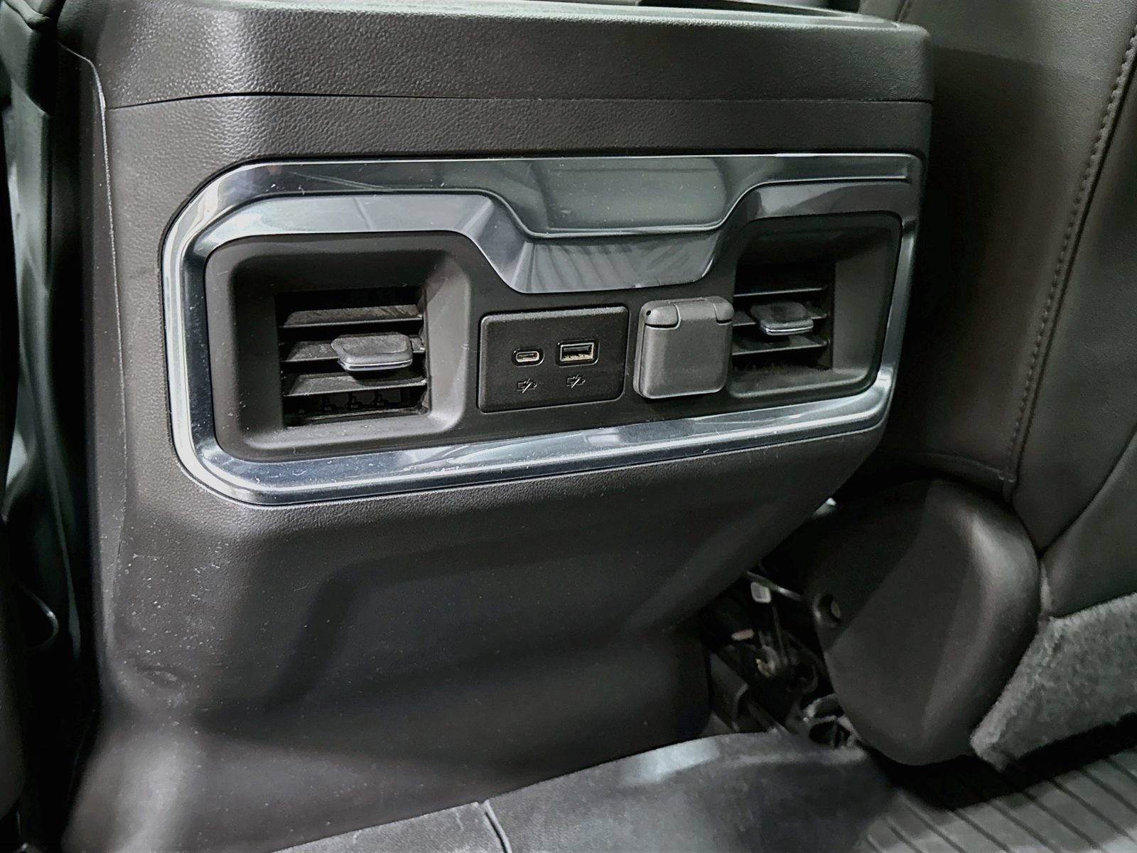 Used 2022 Chevrolet Silverado 1500 LTZ AWD/4WD image 29