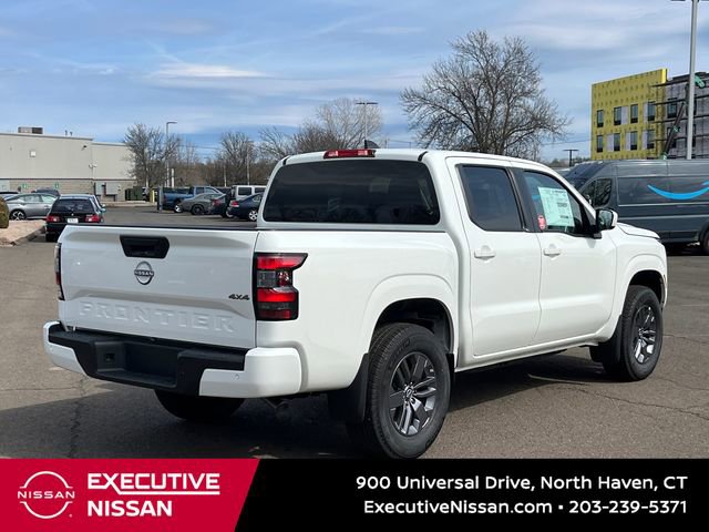 Used 2025 Nissan Frontier SV image 2