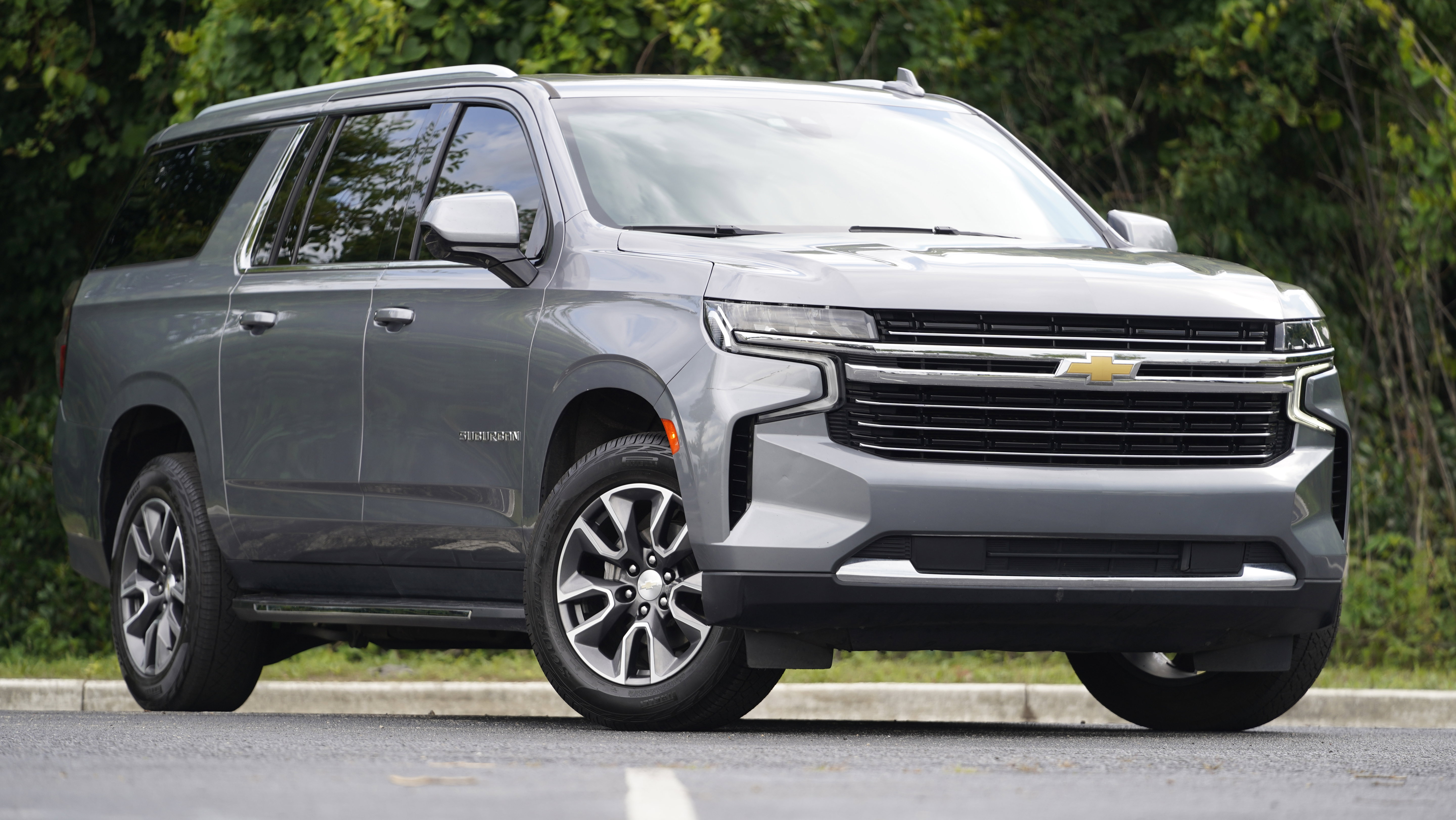Used 2021 Chevrolet Suburban LT w/ Rear Media and Nav Package RWD image 2
