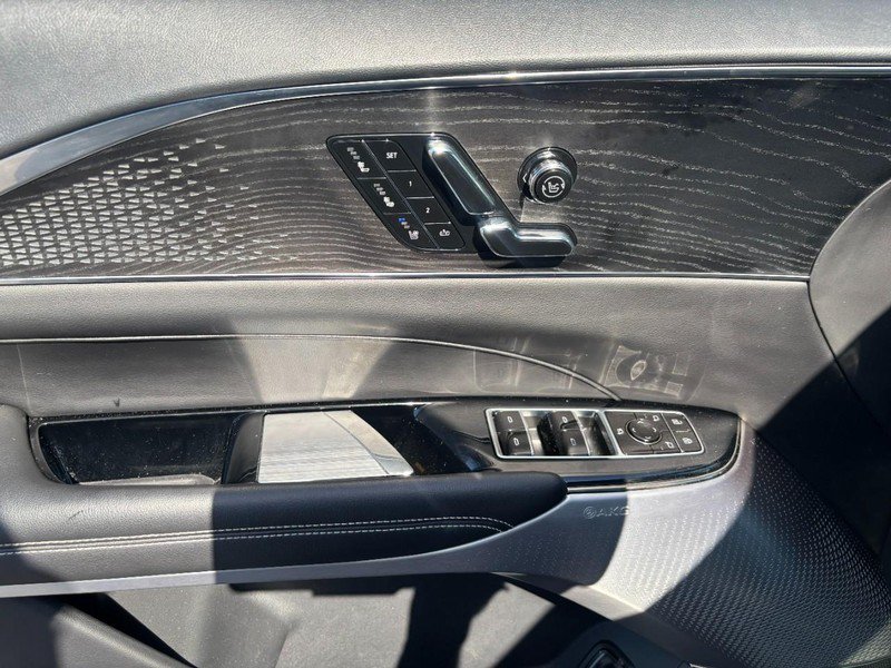 Used 2023 Cadillac Lyriq 2WD image 9