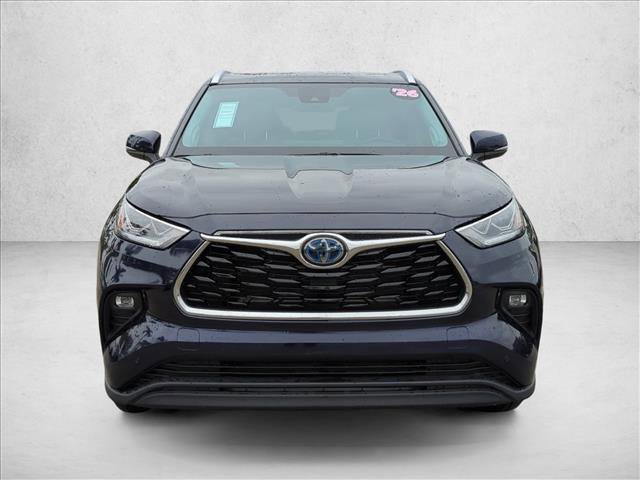 Used 2024 Toyota Highlander Limited image 2