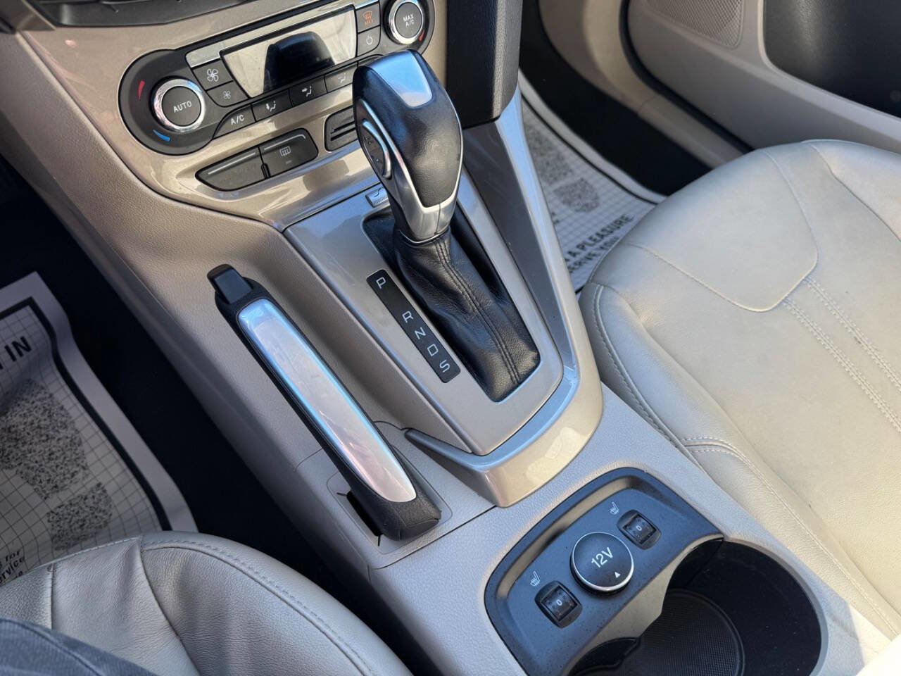 Used 2012 Ford Focus SEL image 20