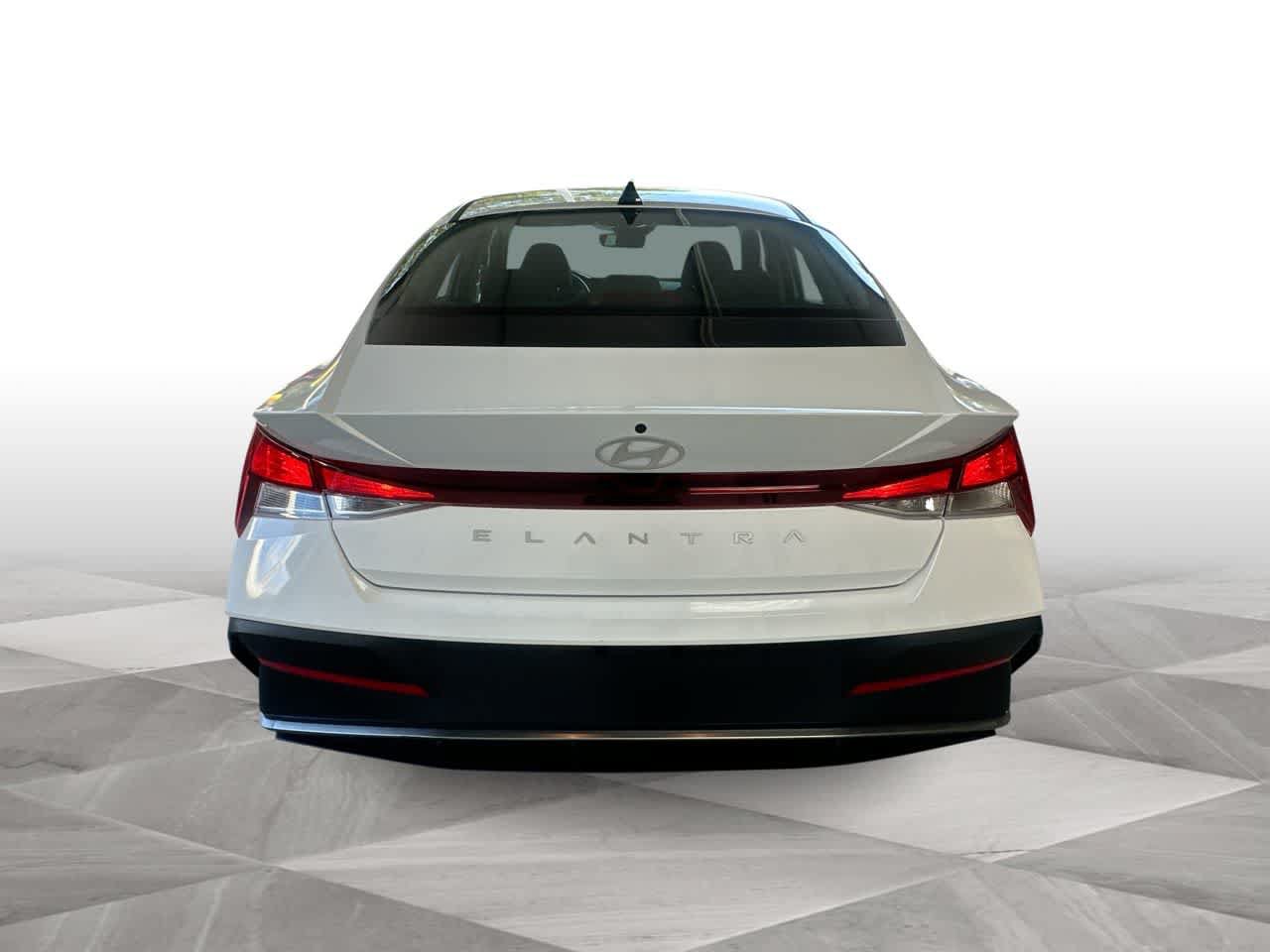 Used 2026 Hyundai Elantra SE FWD image 7