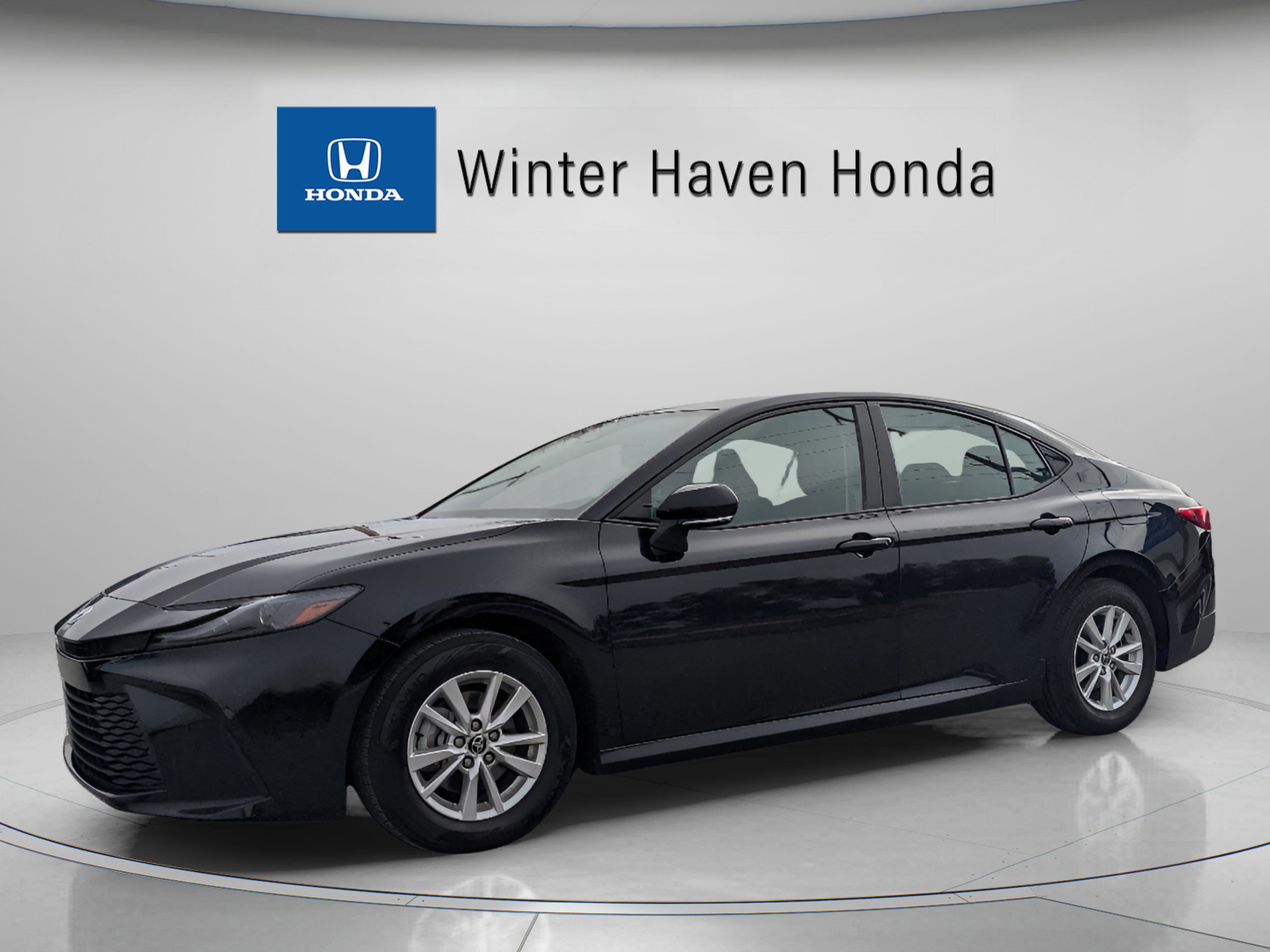 Used 2025 Toyota Camry LE image 5