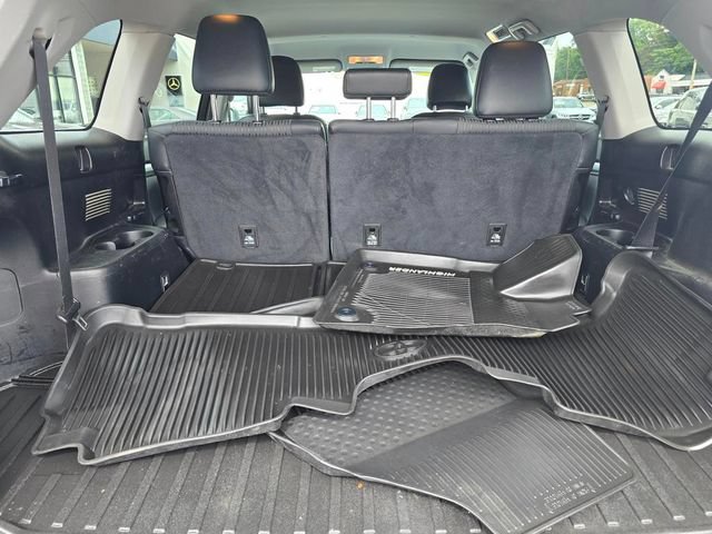 Used 2017 Toyota Highlander Plus AWD/4WD image 9