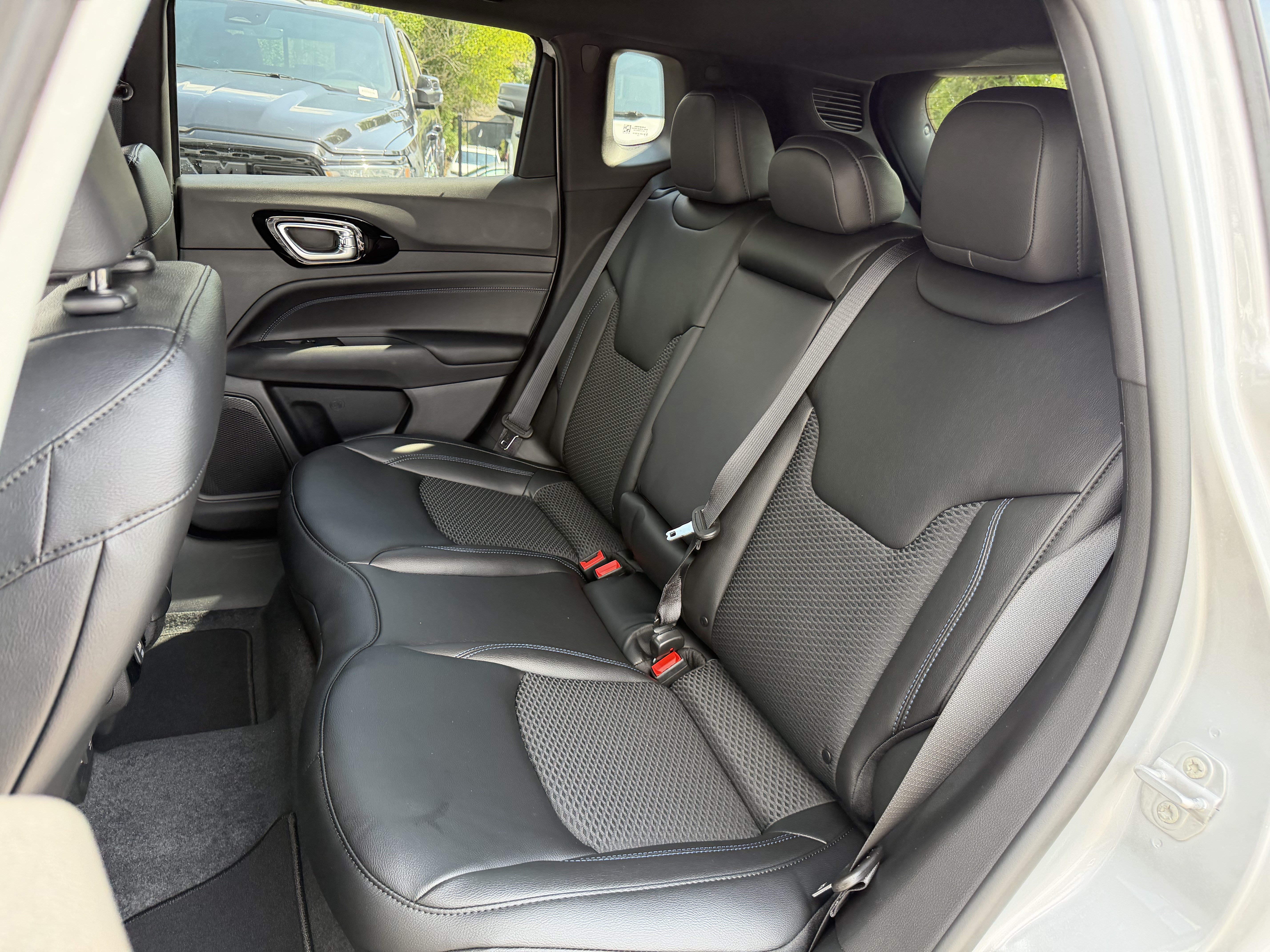 New 2026 Jeep Compass Latitude AWD/4WD image 31