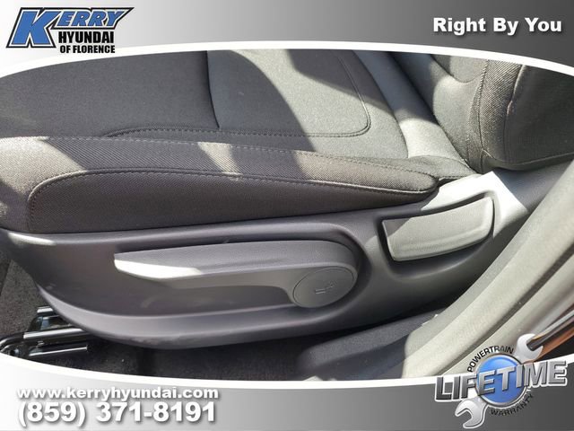 New 2026 Hyundai Tucson Blue SE image 18