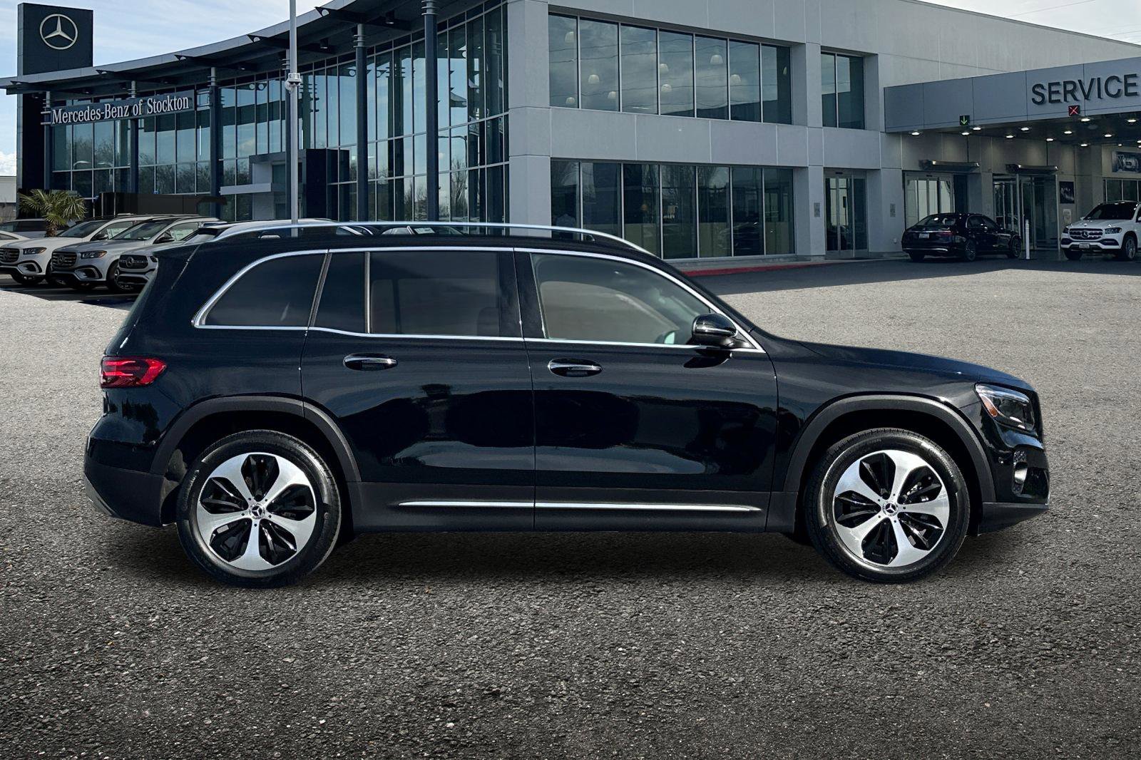 Certified 2025 Mercedes-Benz GLB 250 4MATIC image 3