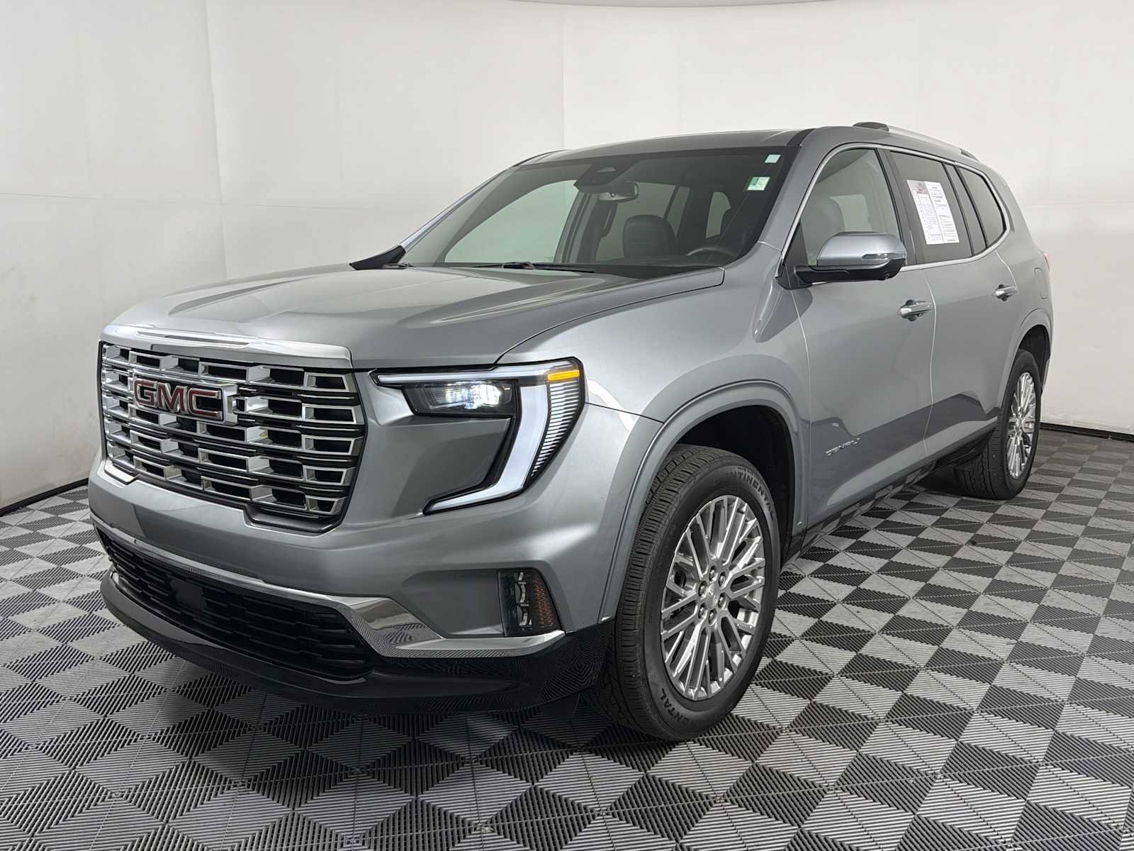 Used 2024 GMC Acadia Denali FWD image 3