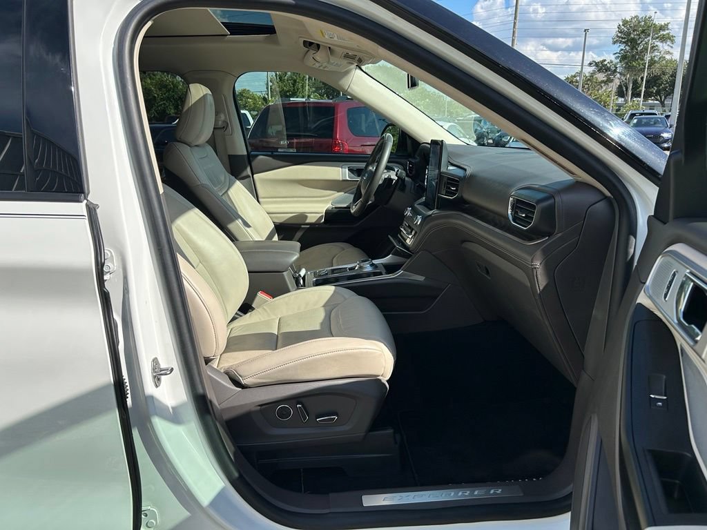 Used 2020 Ford Explorer Platinum w/ Premium Technology Package AWD/4WD image 37