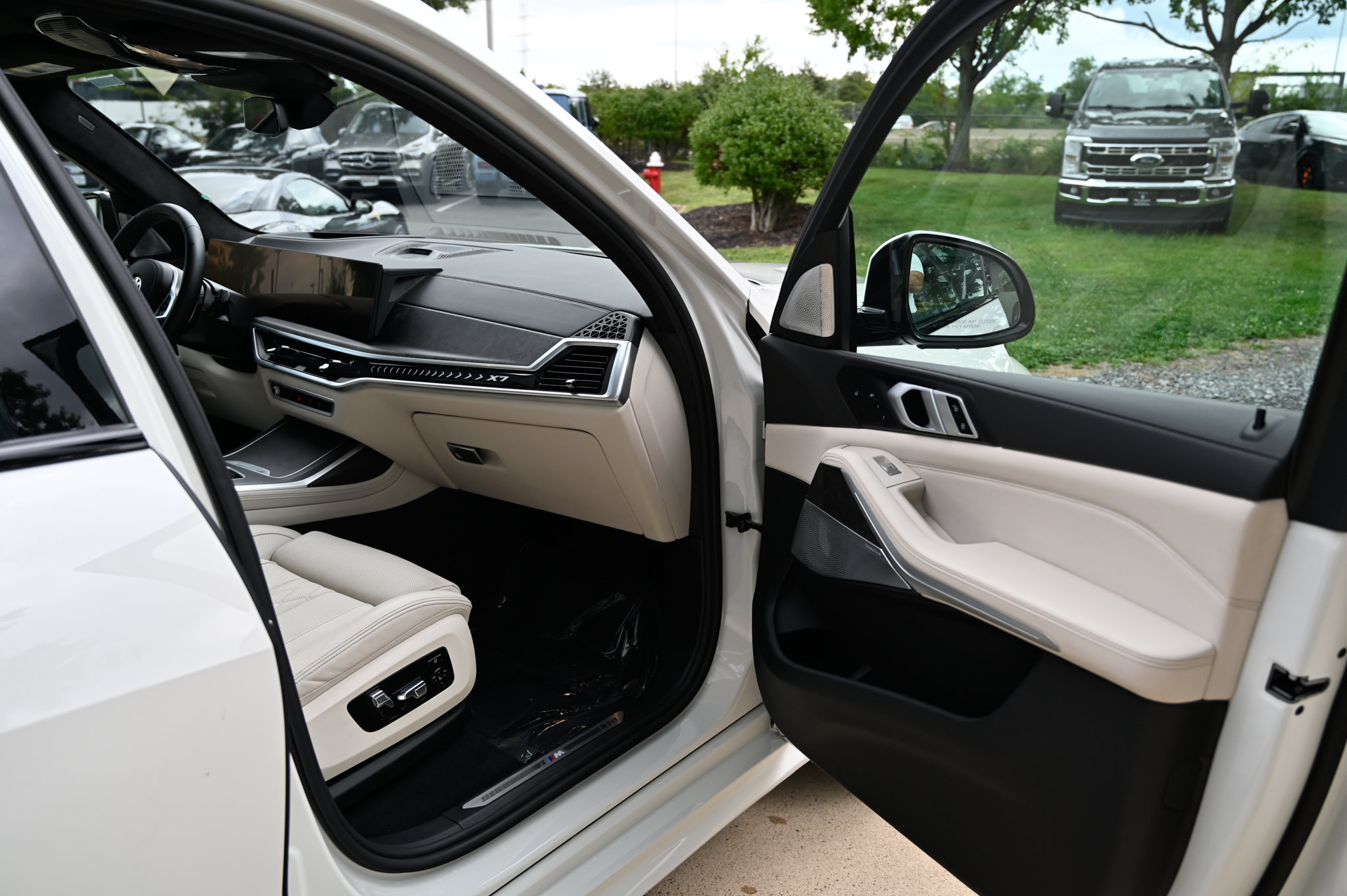 Used 2023 BMW X7 xDrive40i w/ Executive Package AWD/4WD image 58