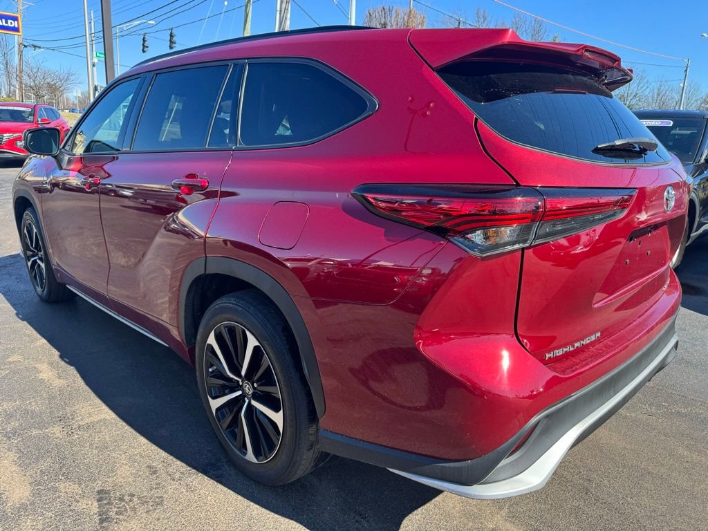 Used 2022 Toyota Highlander XSE image 5