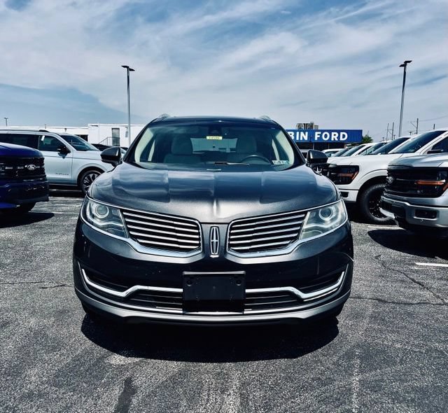 Used 2017 Lincoln MKX Reserve AWD/4WD image 2