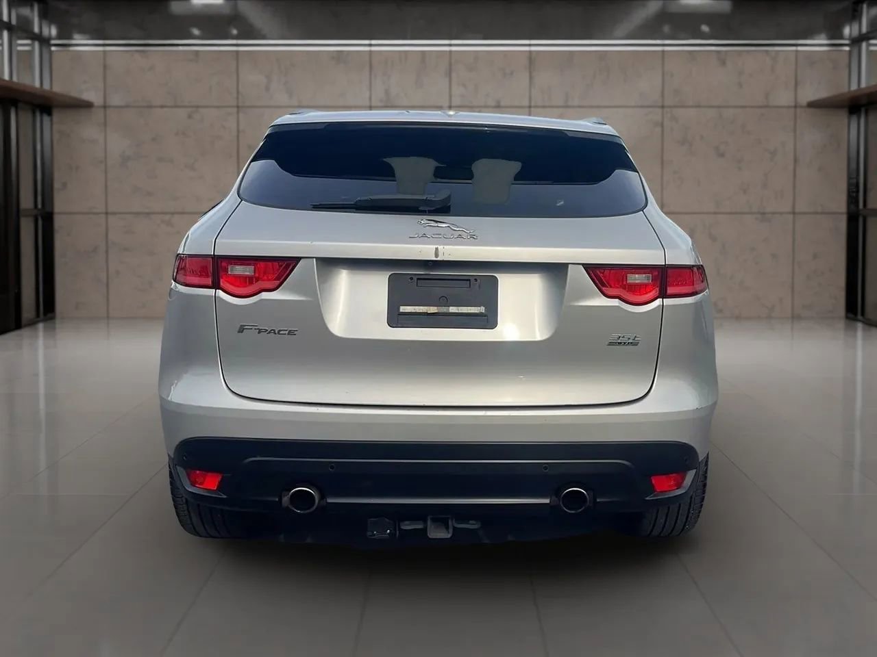 Used 2017 Jaguar F-PACE Premium image 5