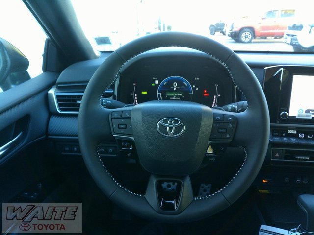 New 2025 Toyota Camry SE image 10