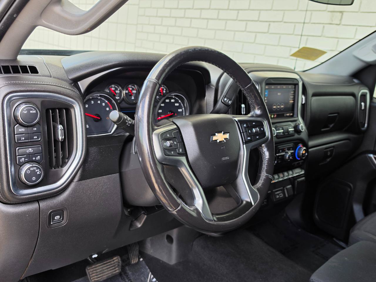 Used 2020 Chevrolet Silverado 1500 LT w/ All-Star Edition AWD/4WD image 8
