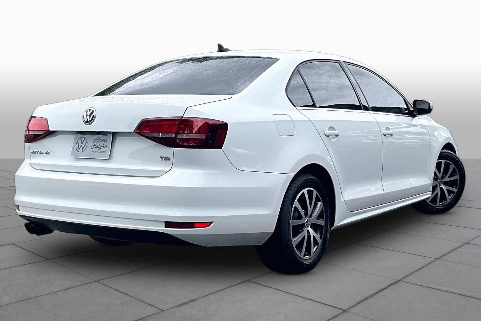 Used 2017 Volkswagen Jetta SE FWD image 13