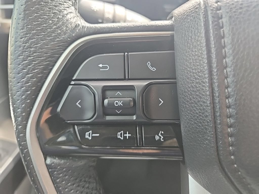 Used 2023 Toyota Sequoia Limited AWD/4WD image 18