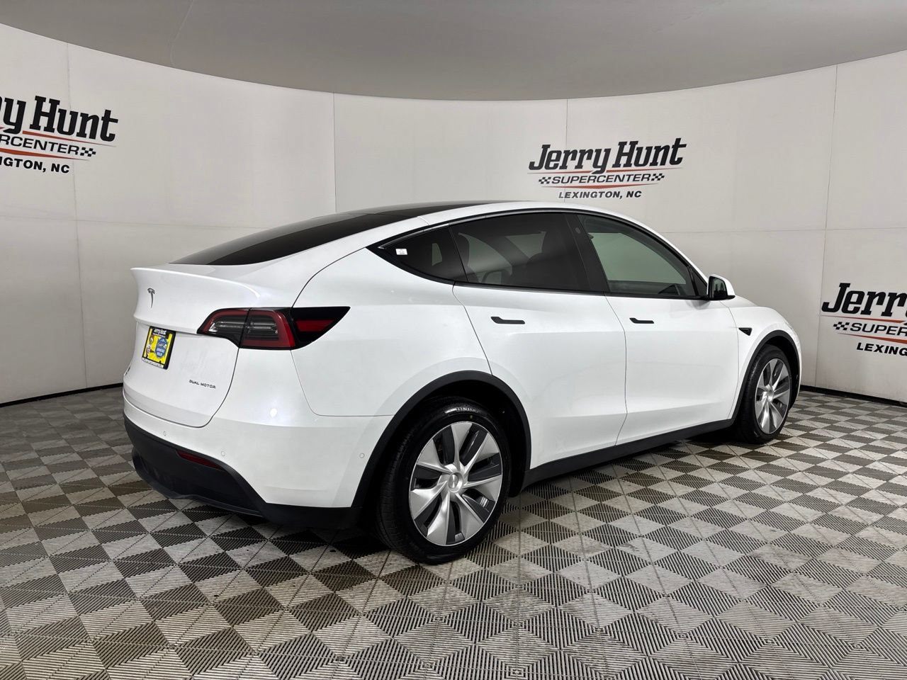 Used 2021 Tesla Model Y Long Range AWD/4WD image 4