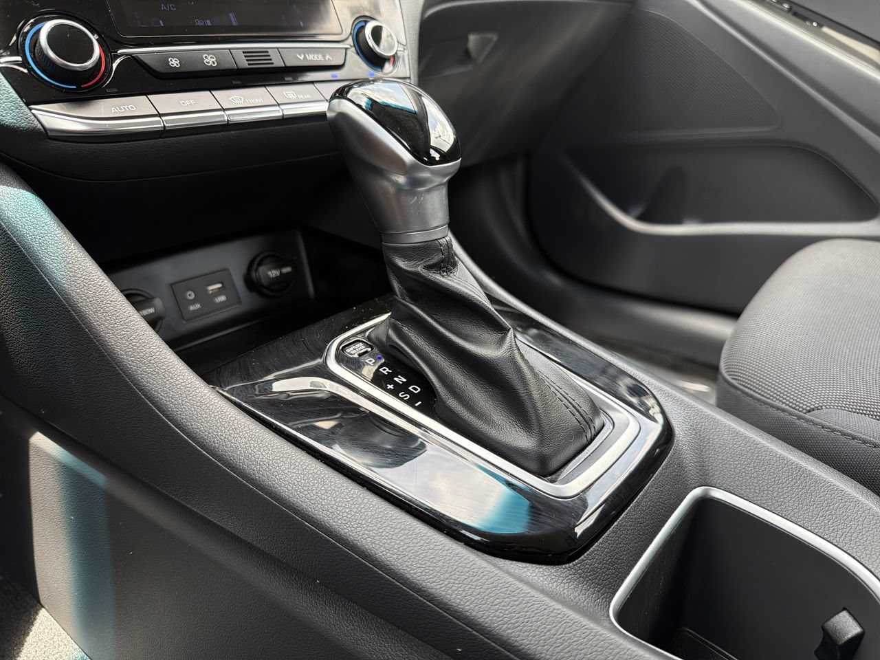 Used 2019 Hyundai Ioniq Blue FWD image 22