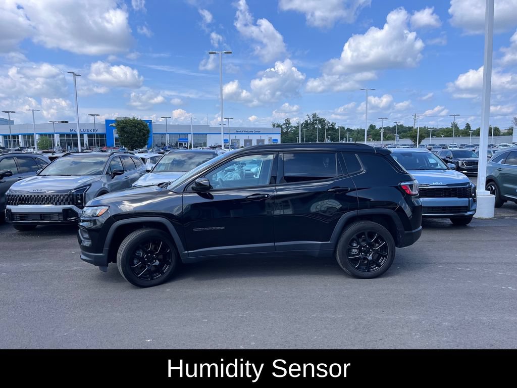 Used 2024 Jeep Compass Latitude w/ Convenience Group AWD/4WD image 6