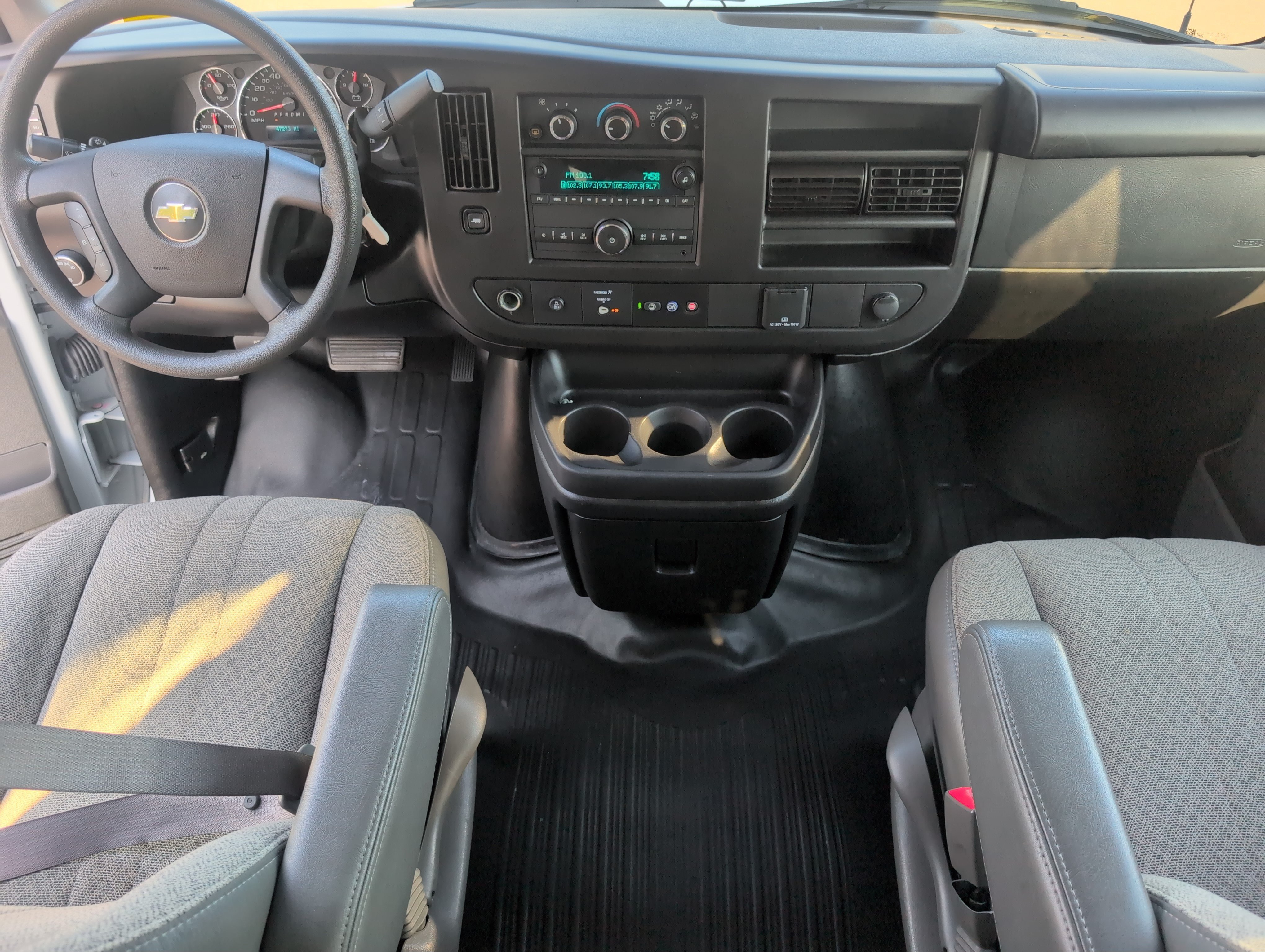 Used 2022 Chevrolet Express 3500 LS RWD image 27