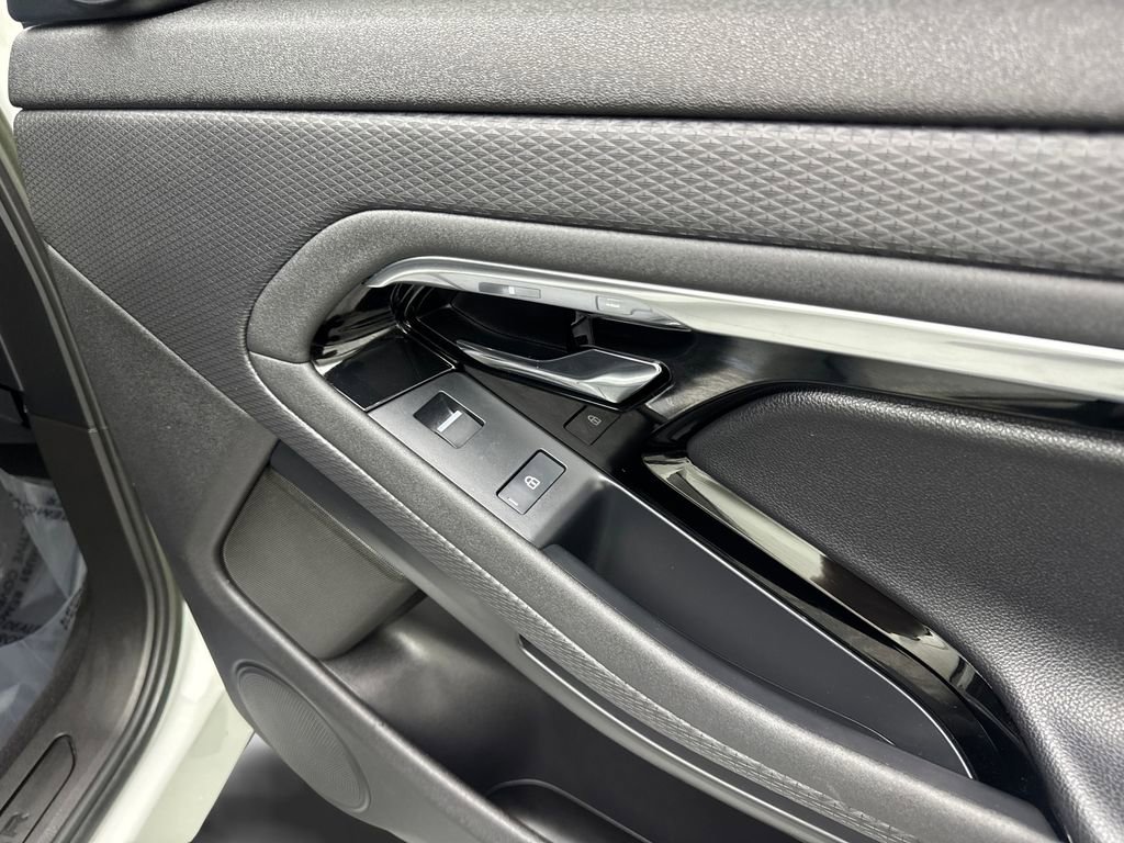 Used 2023 Land Rover Range Rover Evoque S image 49