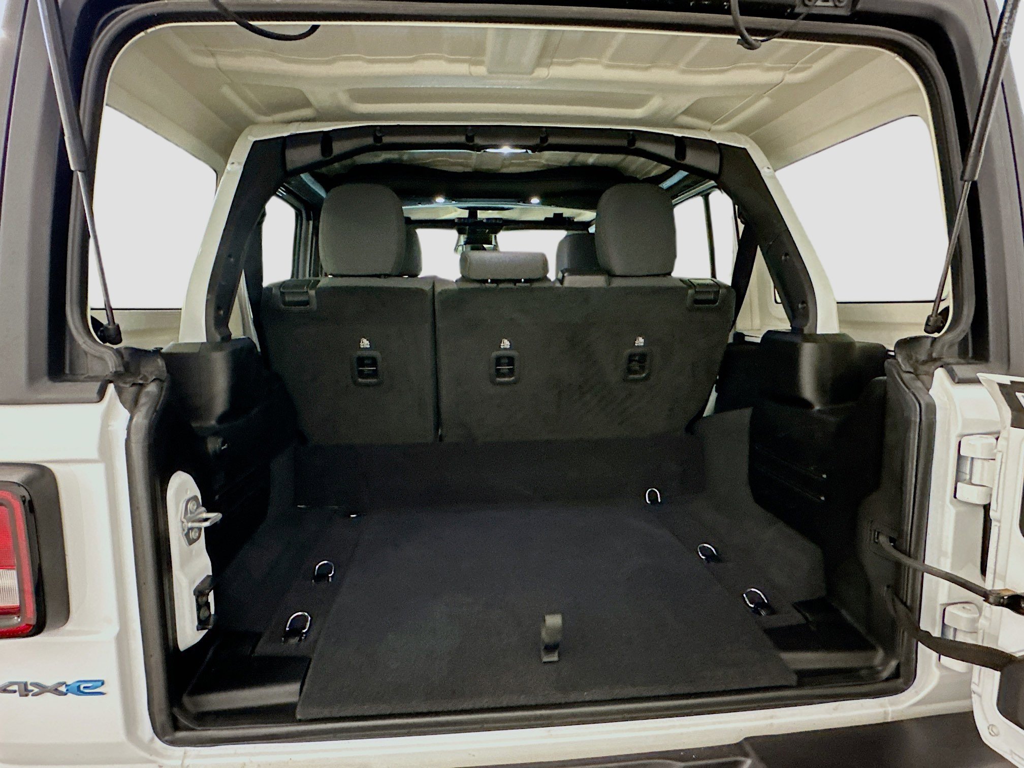 Used 2025 Jeep Wrangler Willys image 29