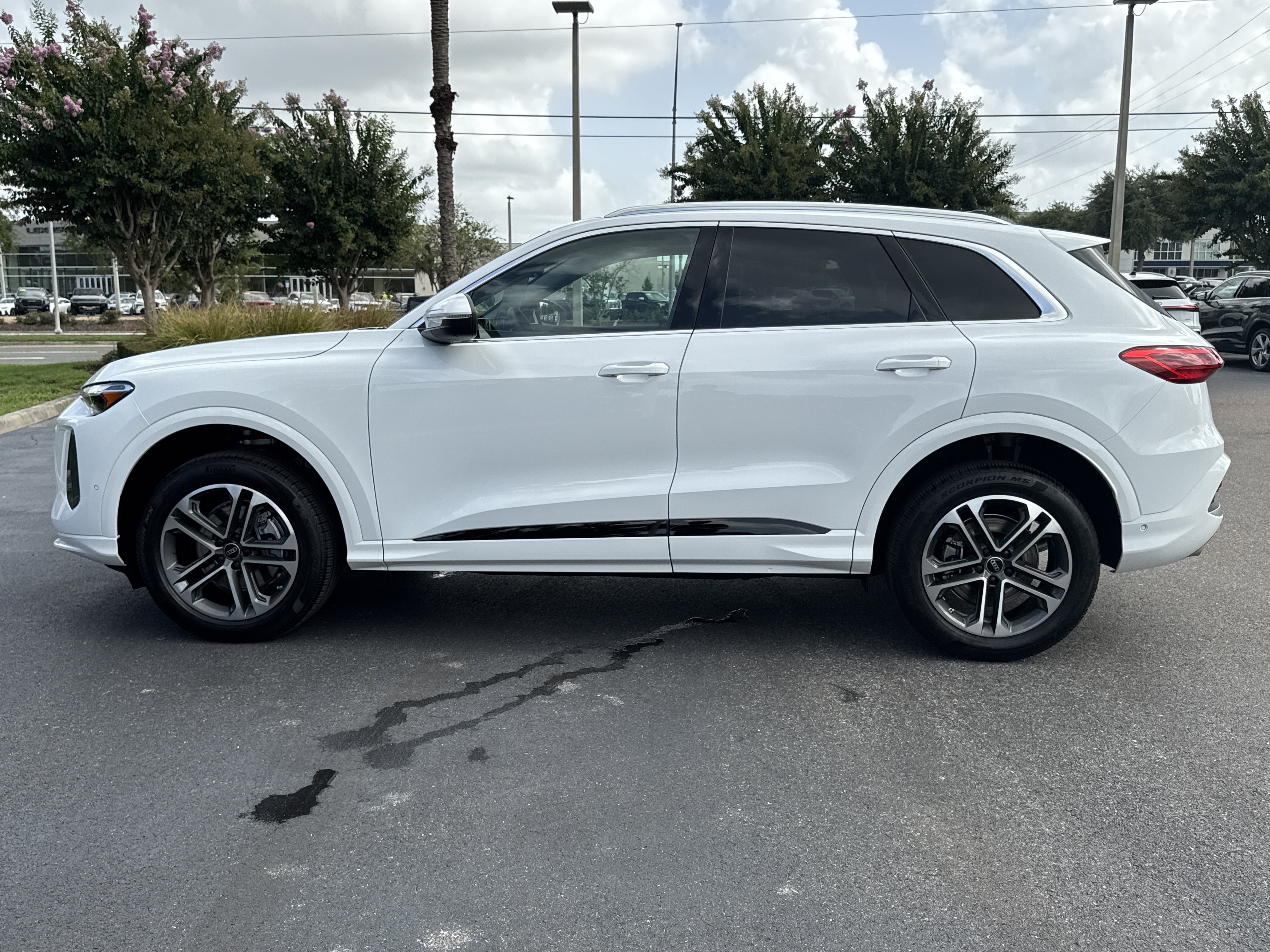 Certified 2025 Audi Q5 Premium w/ Convenience Package AWD/4WD image 7