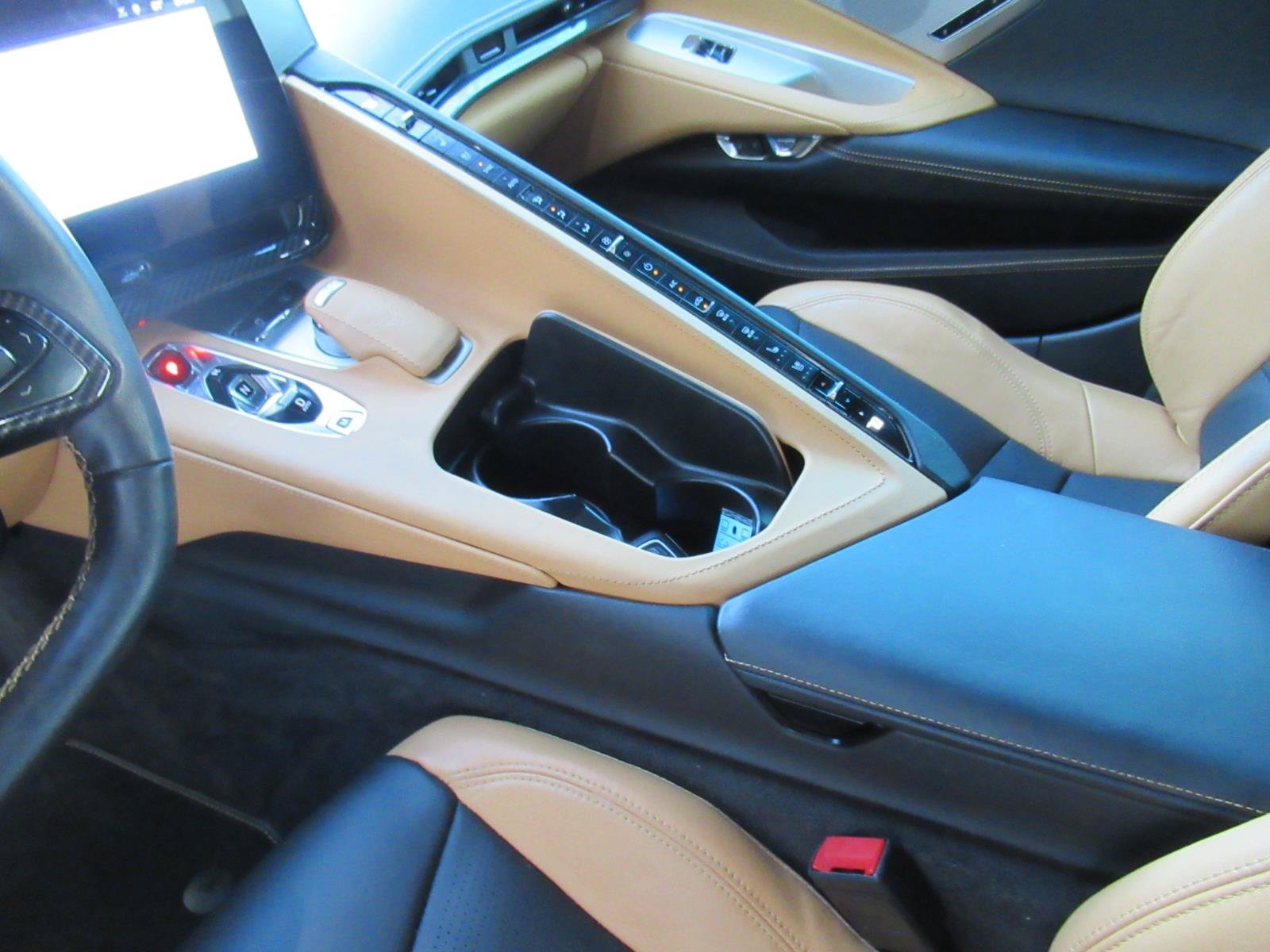 Used 2024 Chevrolet Corvette Stingray Premium Cpe w/ Z51 Performance Package RWD image 16