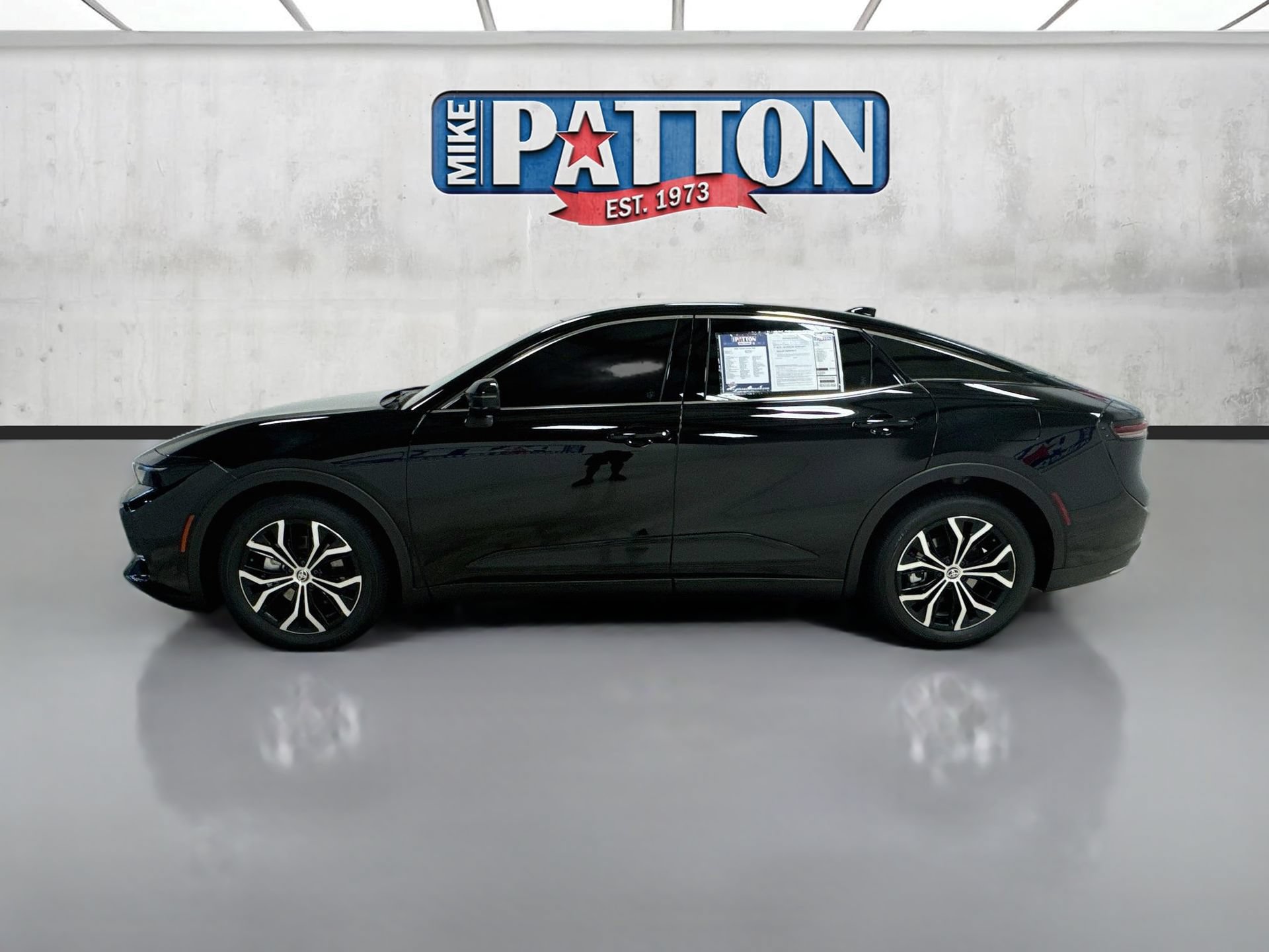 Used 2026 Toyota Crown AWD/4WD image 4