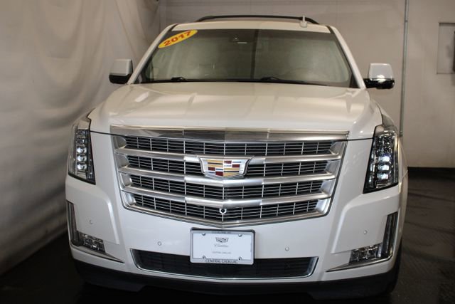 Used 2017 Cadillac Escalade Premium Luxury AWD/4WD image 3