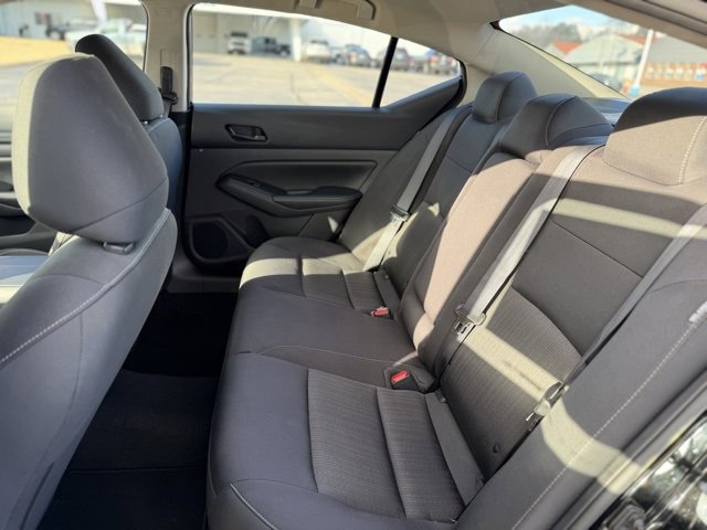 Used 2025 Nissan Altima 2.5 SV image 22