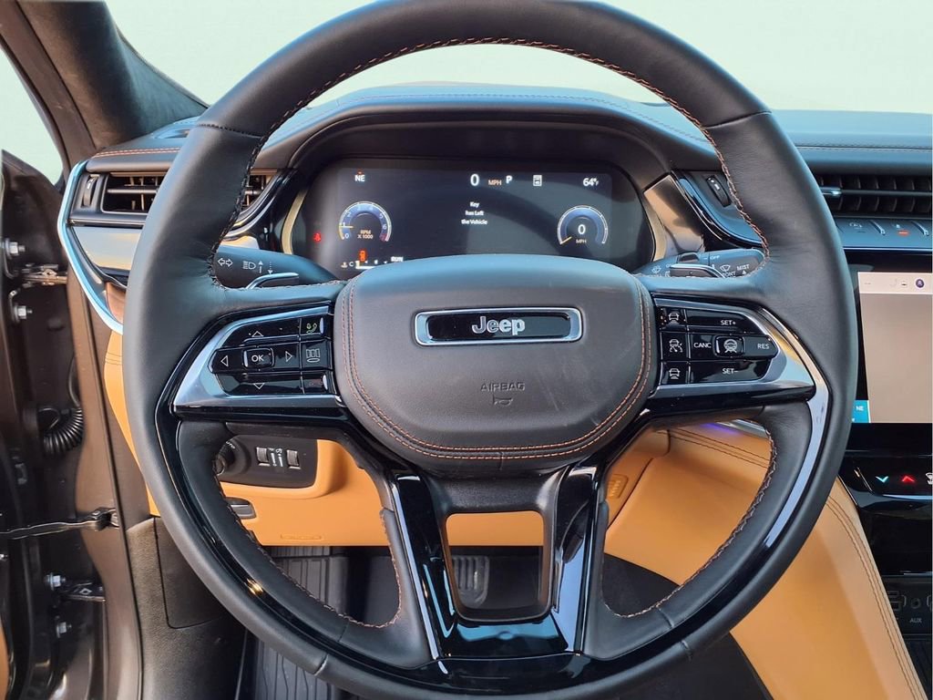 New 2026 Jeep Grand Cherokee Summit image 15