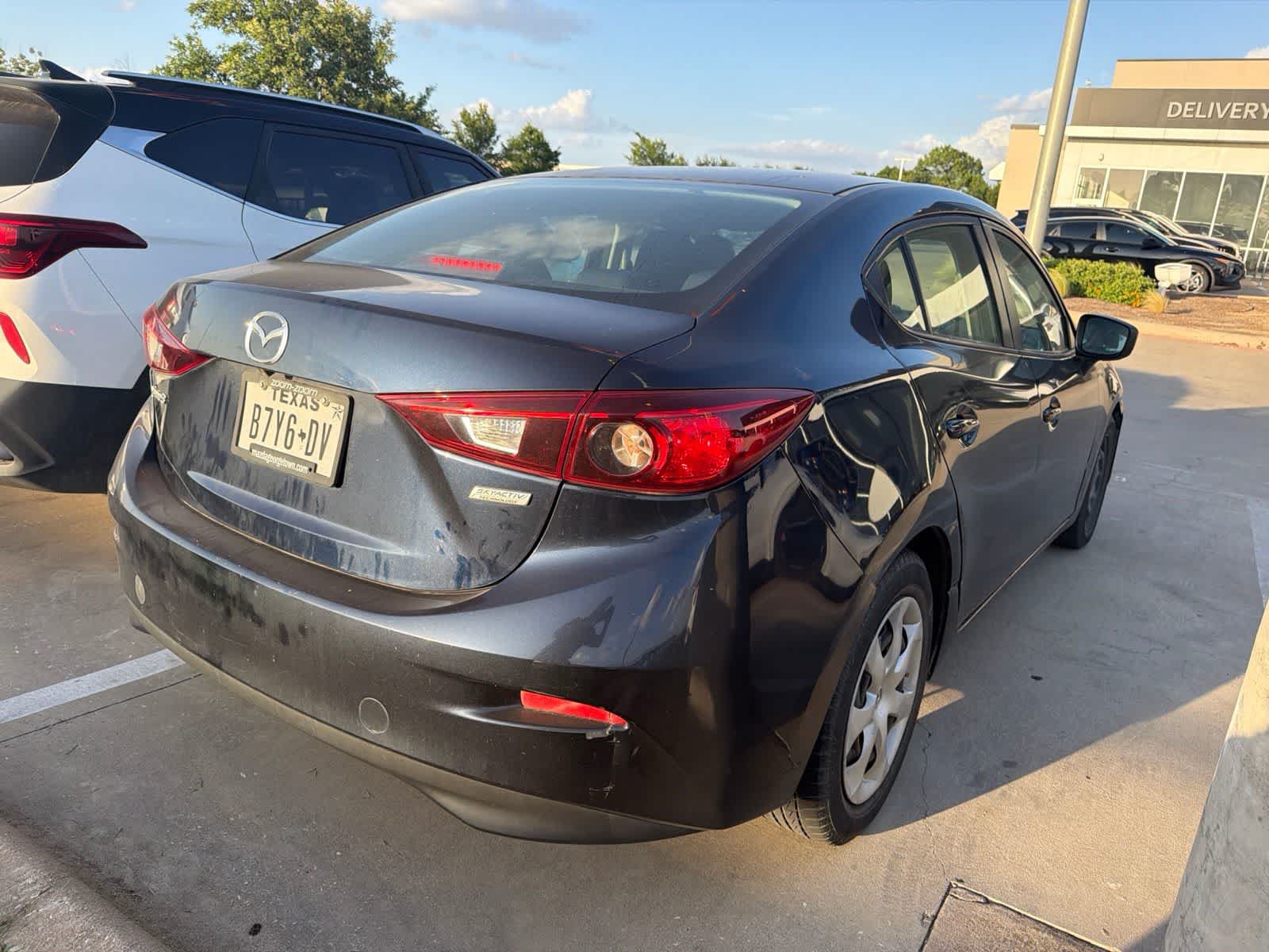 Used 2017 MAZDA MAZDA3 Sport FWD image 5