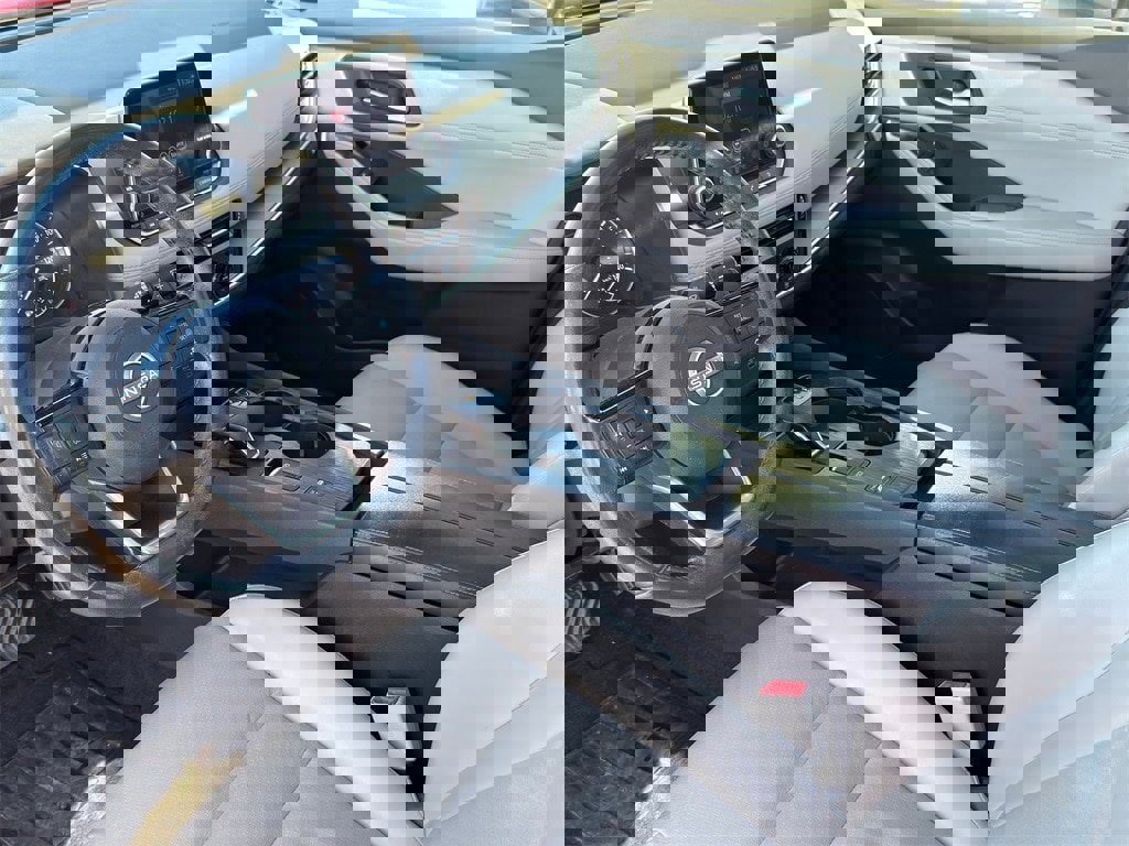 Used 2023 Nissan Rogue SV w/ SV Premium Package image 10