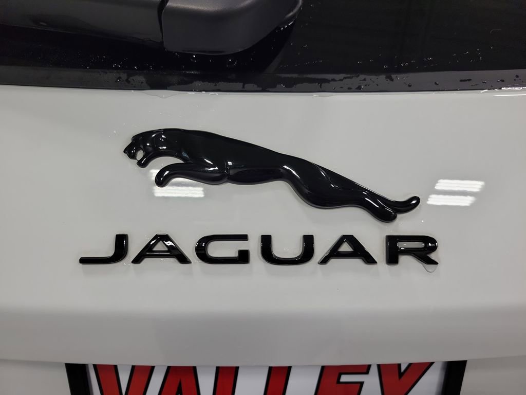 Used 2025 Jaguar F-PACE R-Dynamic S image 11