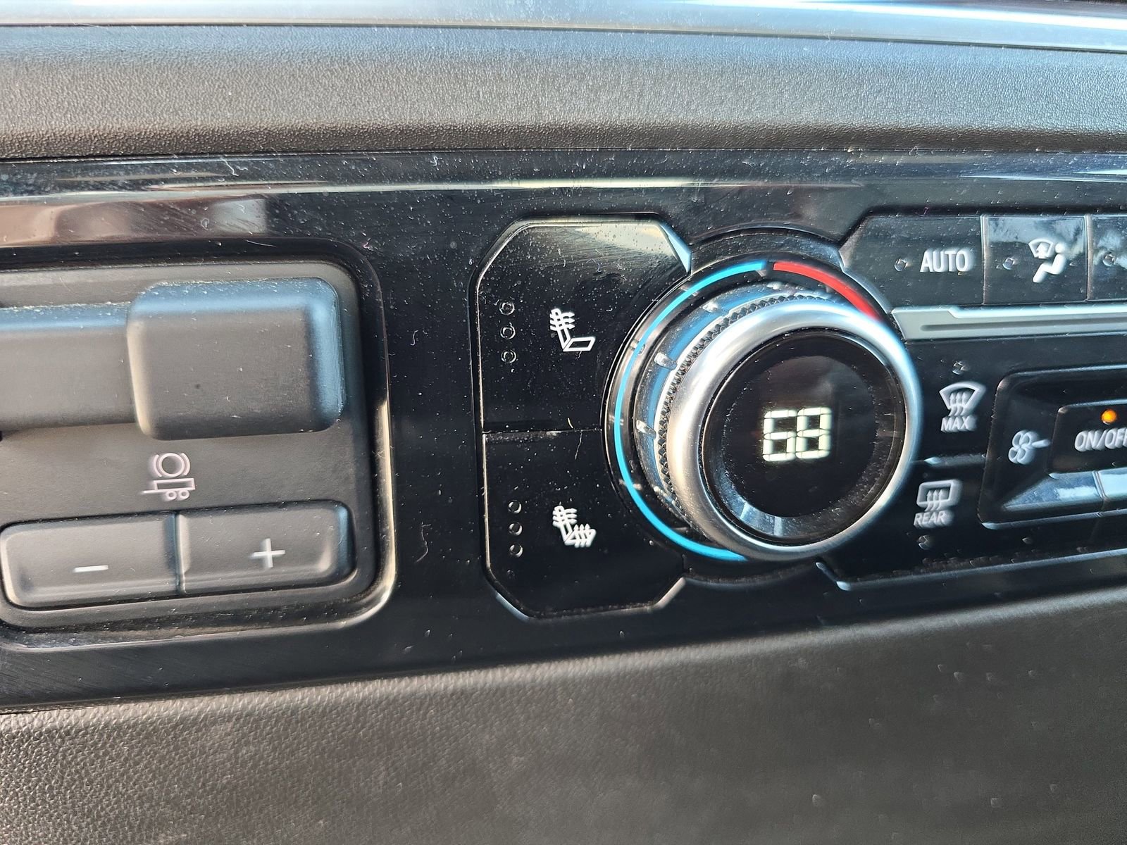 Used 2025 GMC Sierra 1500 SLT image 19