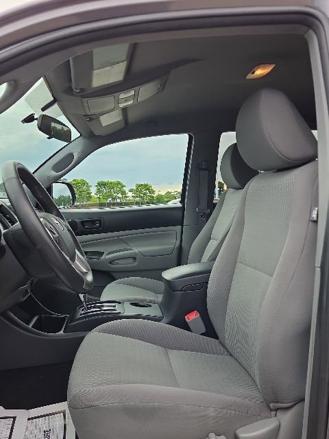Used 2015 Toyota Tacoma PreRunner w/ Convenience Package RWD image 9