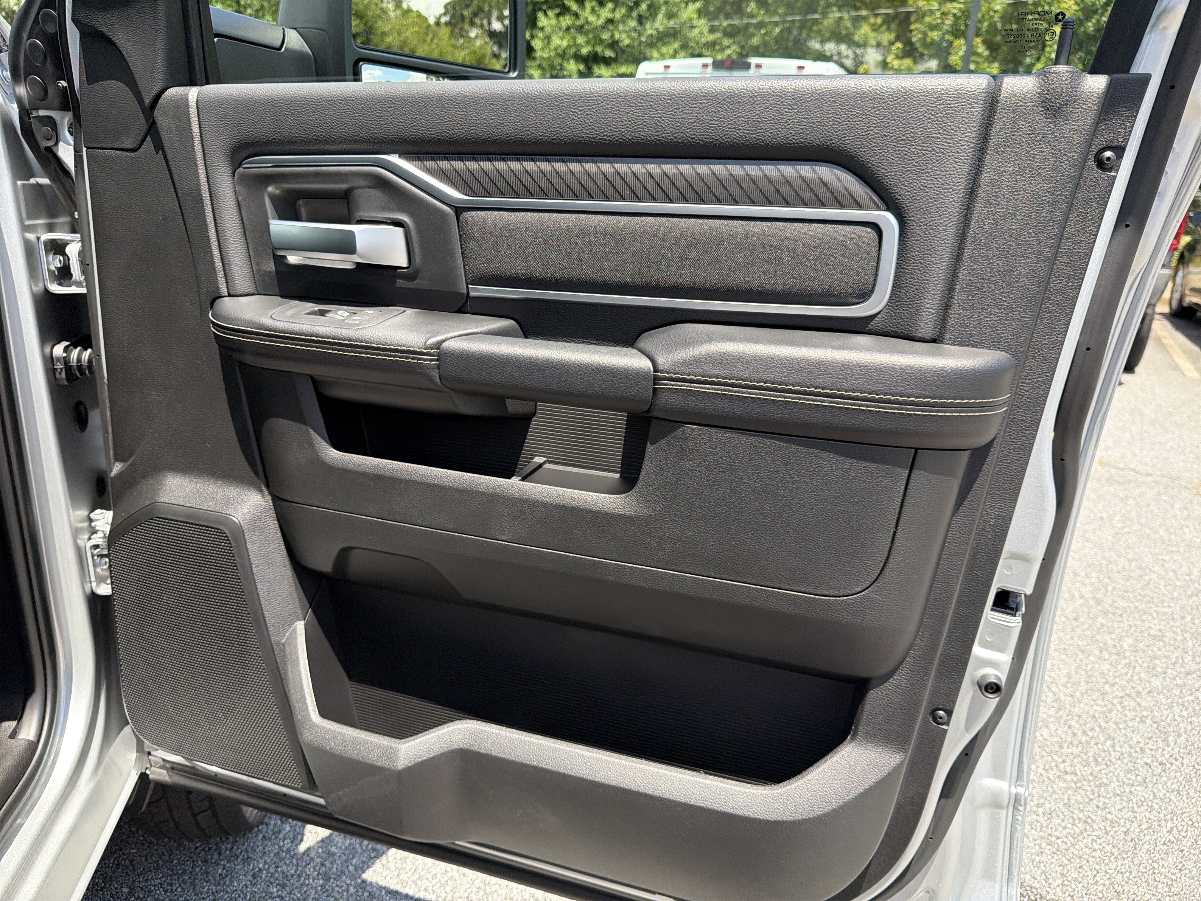 New 2026 RAM 3500 Big Horn AWD/4WD image 17