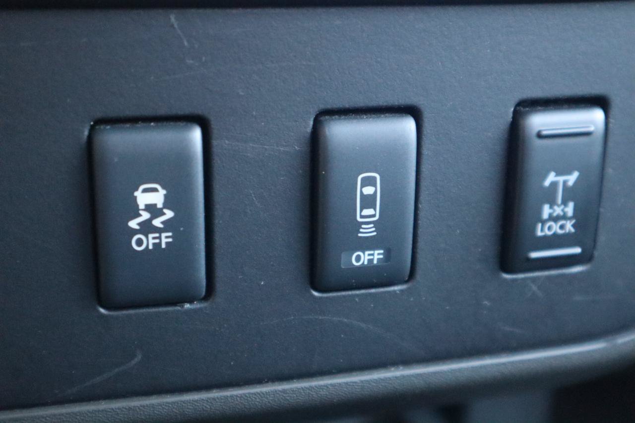 Used 2013 Nissan Frontier PRO-4X AWD/4WD image 70