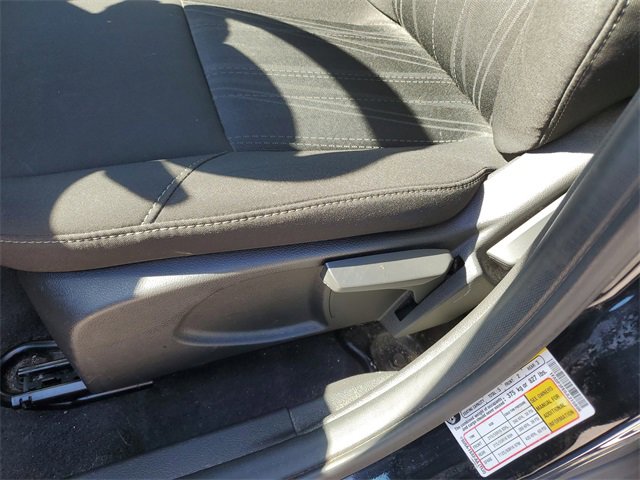 Used 2018 Ford Focus SE w/ SE Appearance Package image 24