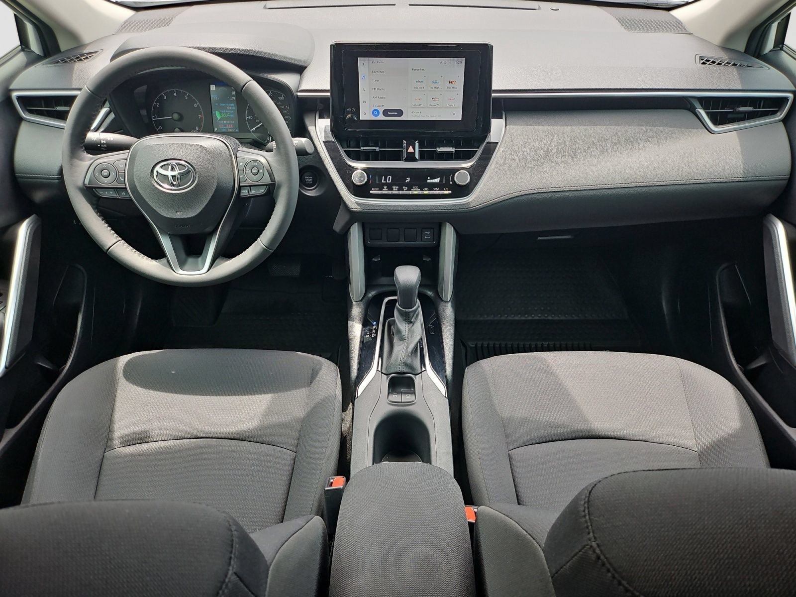 Used 2024 Toyota Corolla Cross LE w/ Moonroof Package FWD image 16