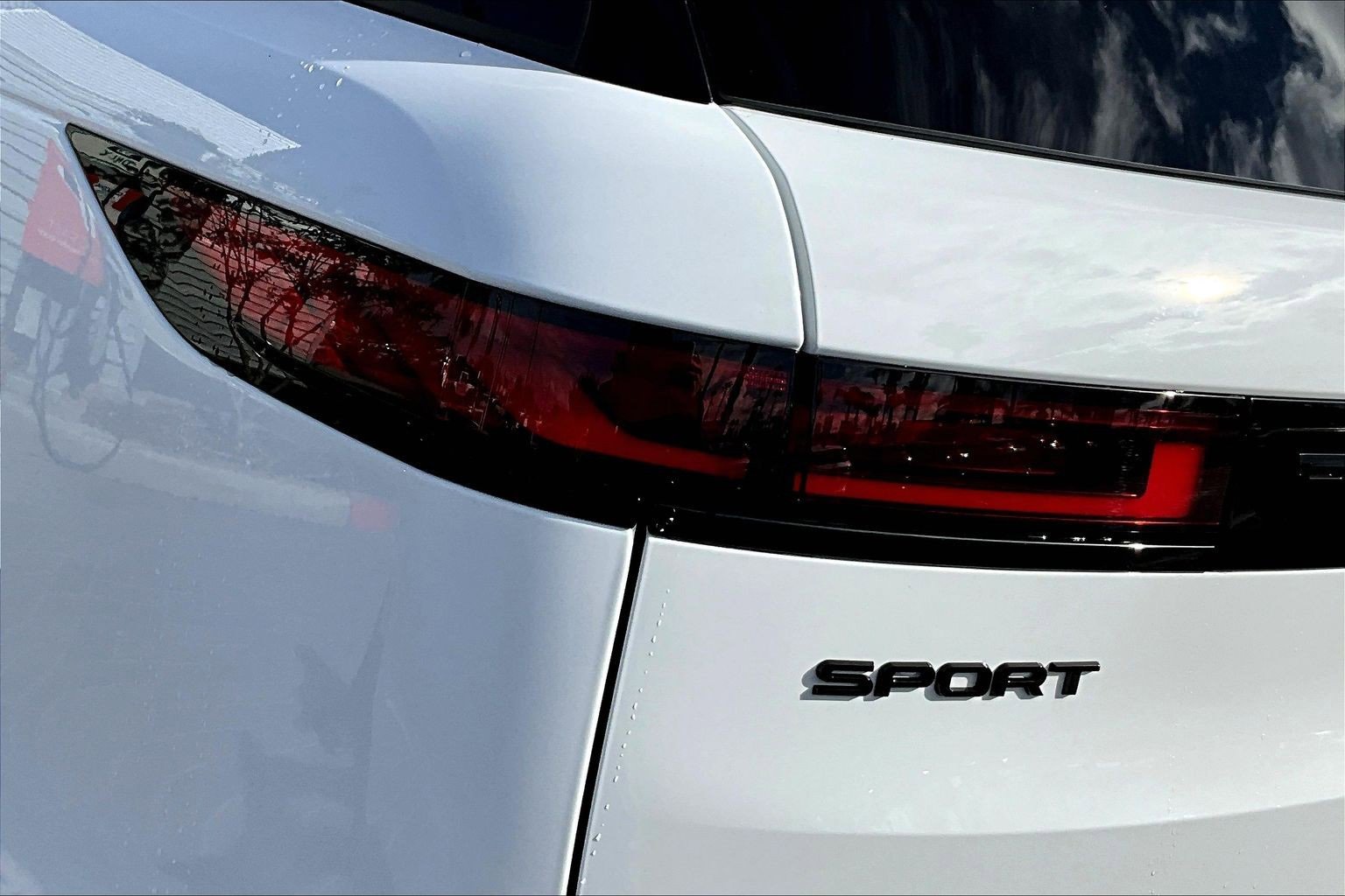 Used 2025 Land Rover Range Rover Sport SE image 29