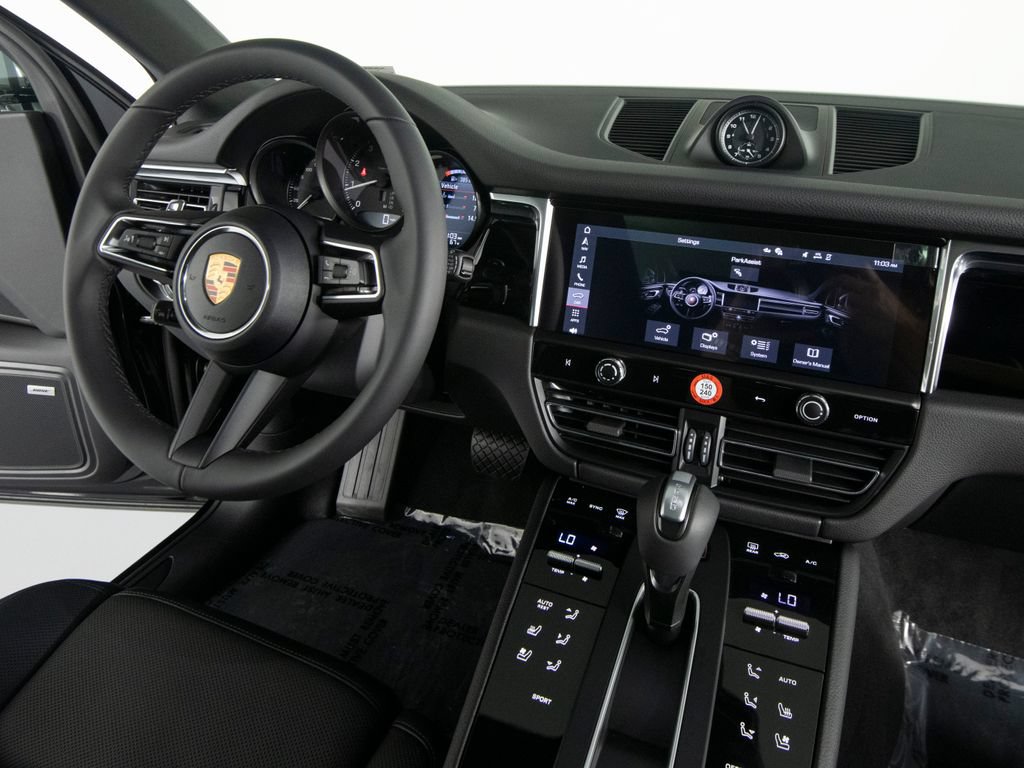 New 2026 Porsche Macan AWD/4WD image 30
