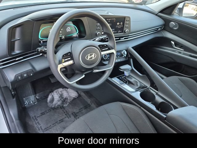 Used 2026 Hyundai Elantra Hybrid FWD image 11